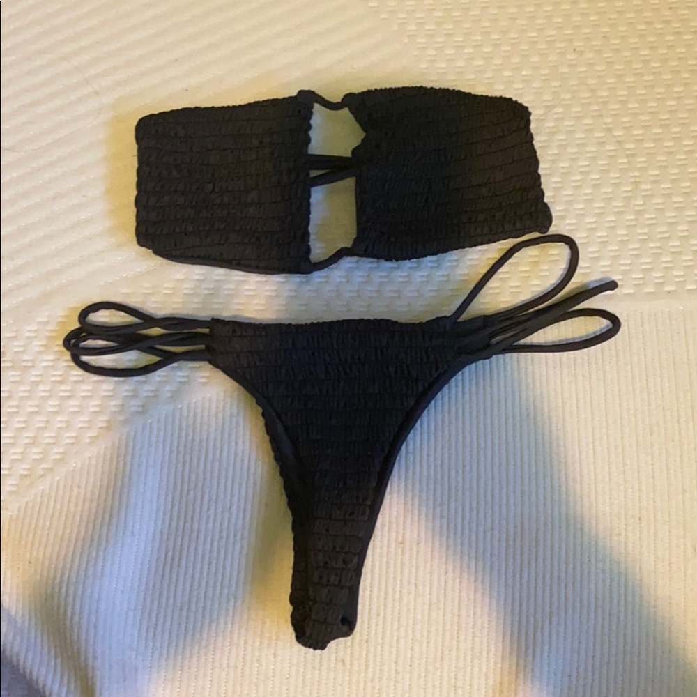 Black bikini set